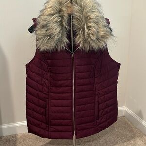 Women’s Chicos vest jacket with fur collar